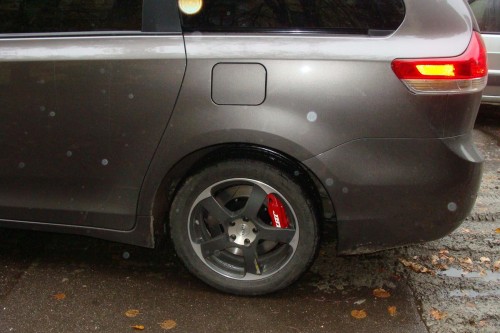 04.10.2011 Toyota Sienna